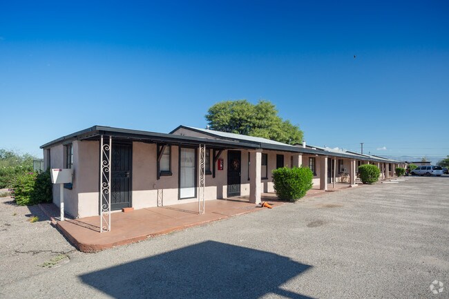 Primary Photo - Wagon Wheel Inn Efficiency Apartments