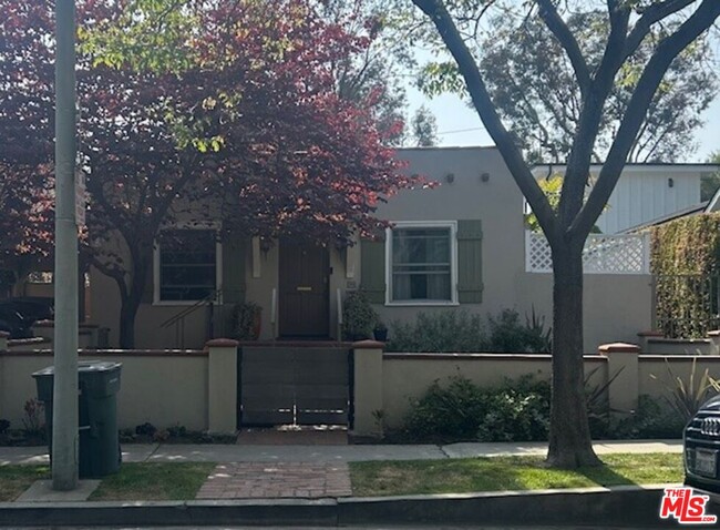 Primary Photo - 843 Huntley Dr