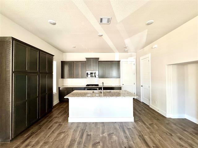 Building Photo - 809 Meadowcrest Dr