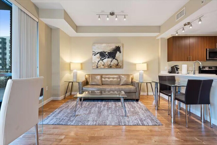 Primary Photo - 77 N Almaden Ave