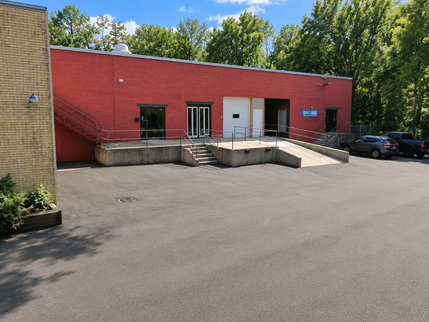 Building Photo - 2555 Baird Rd