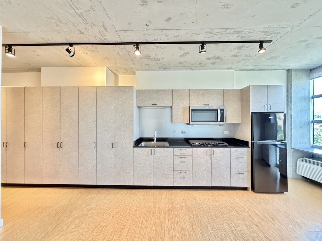 Building Photo - 1515 N Fremont St