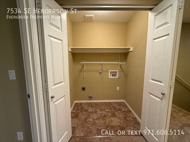 Building Photo - 7534 SE Henderson St