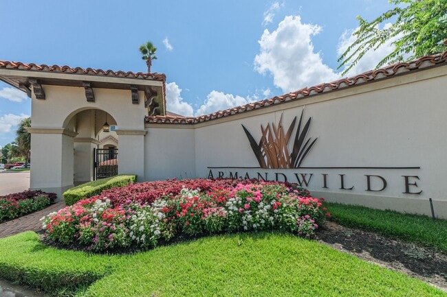 Building Photo - Furnished 3BR 3 Story Townhome