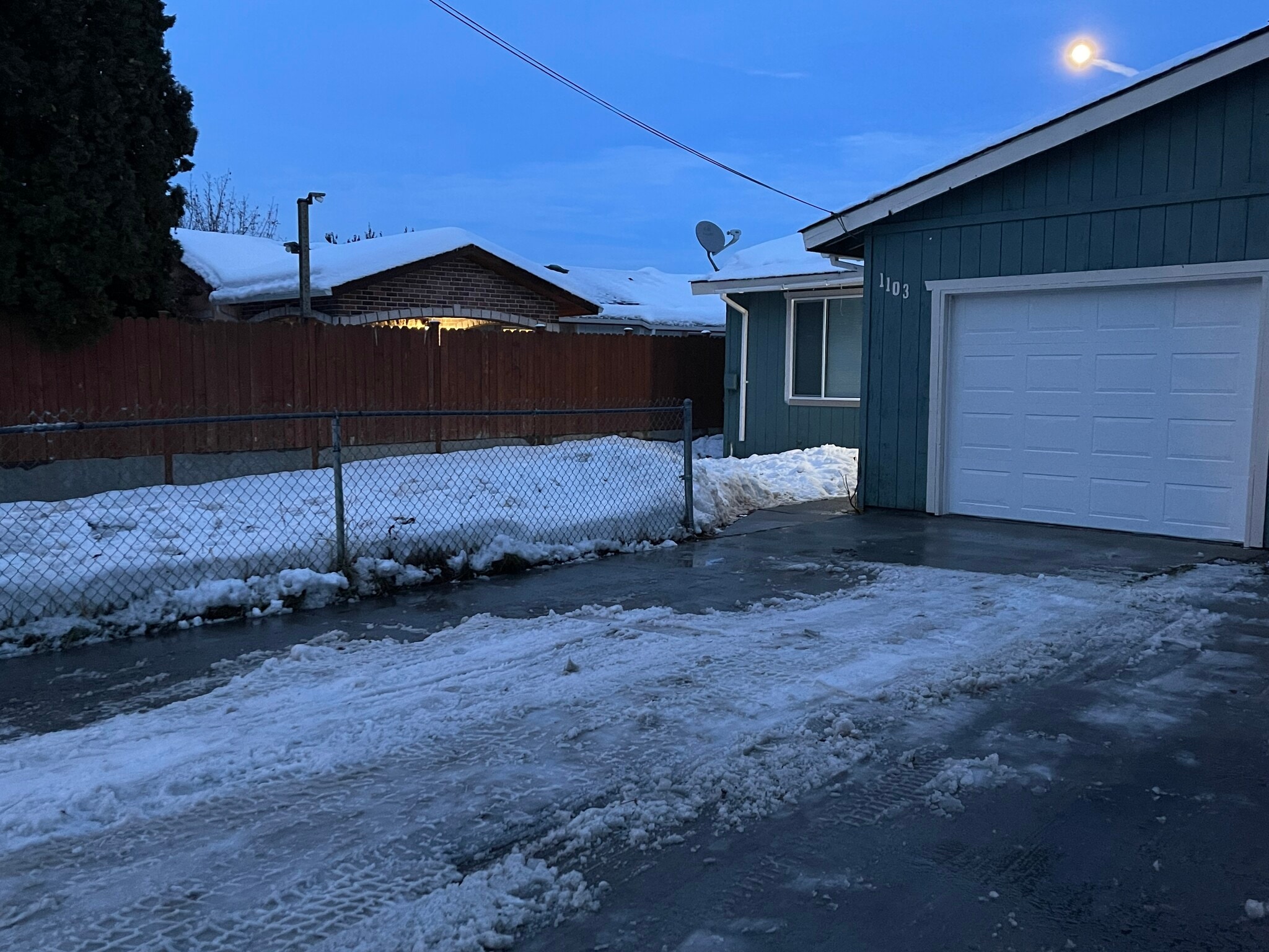 Building Photo - 1103 Methow St