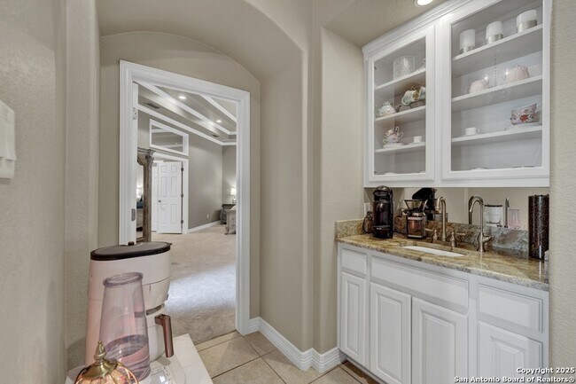 Building Photo - 9752 Trophy Oaks Dr