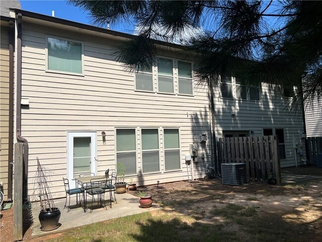 Building Photo - 650 Township Cir