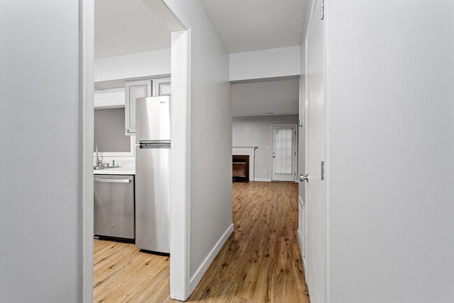 Building Photo - 839 Dalewood Dr