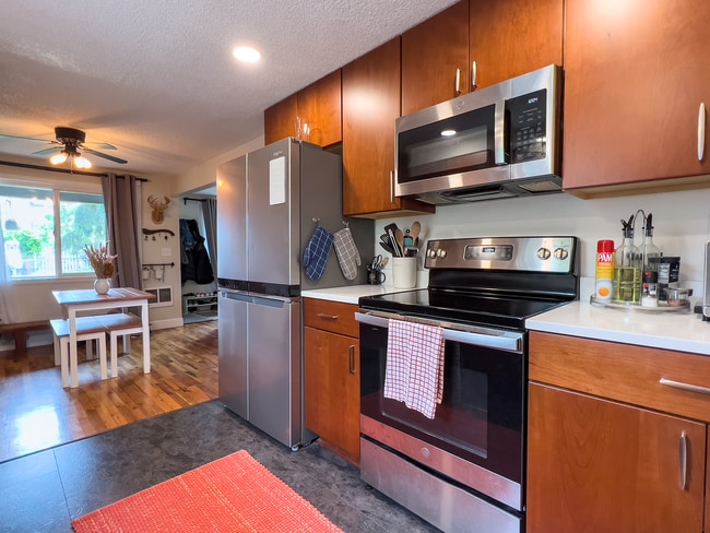 Building Photo - Charming and Cared for 3 bedroom, 1 bath home in the Brentwood-Darlington Neighborhood.