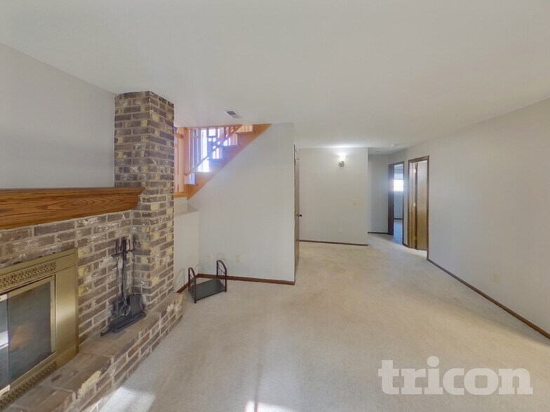 Building Photo - 1701 116th St E