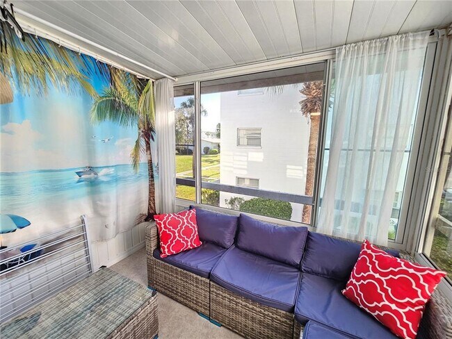 Building Photo - 5896 Palm Ln