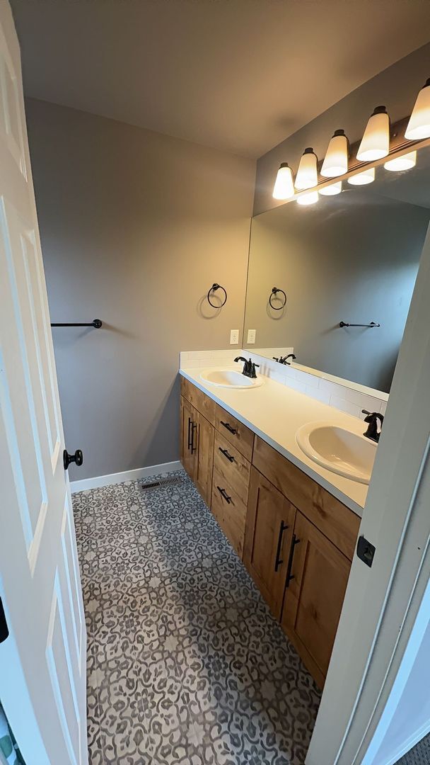 Building Photo - 2728 NE Black Oak Pl