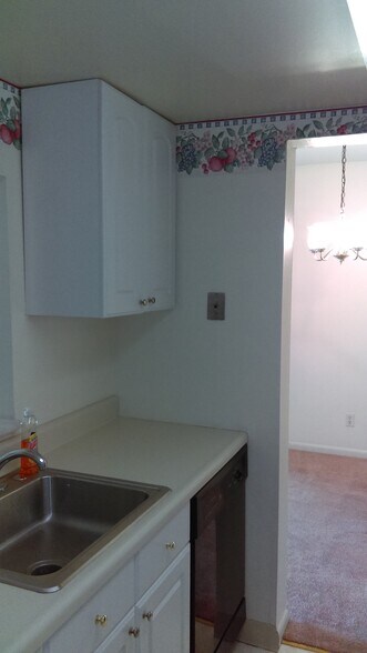 Building Photo - 342 Drummers Ln