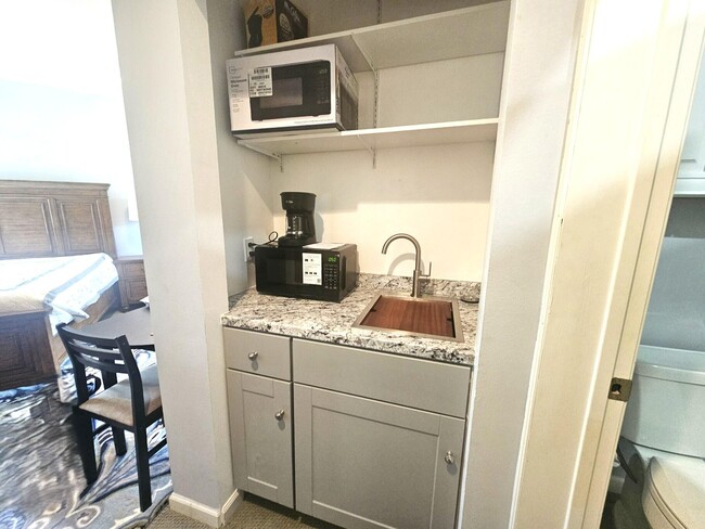 Building Photo - 8022 Carnoustie Pl