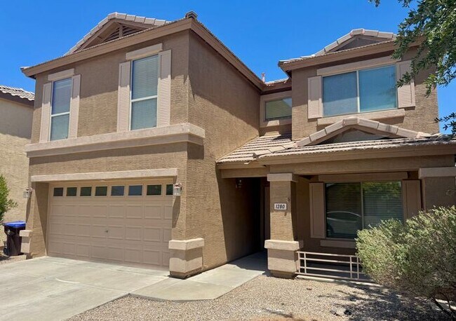 Building Photo - Stunning 4Bedrooms/2.5 Bath Home!