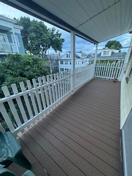 Outdoor deck - 44 Russell Rd