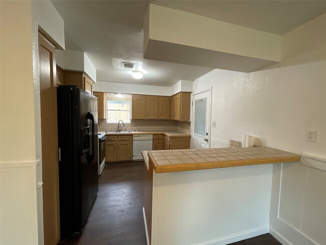 Building Photo - 4803 Geraldine St