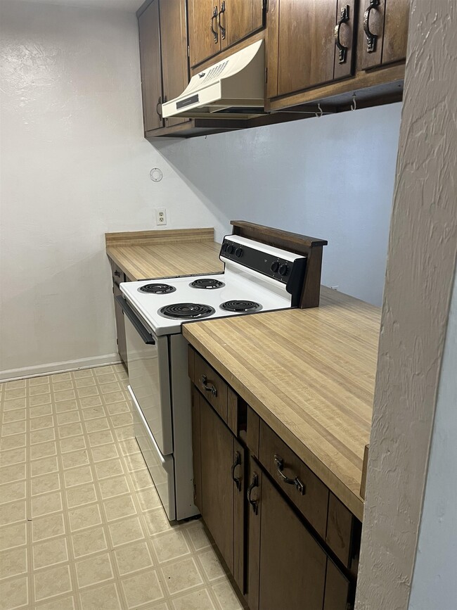 Building Photo - 2007 Bradford Ct