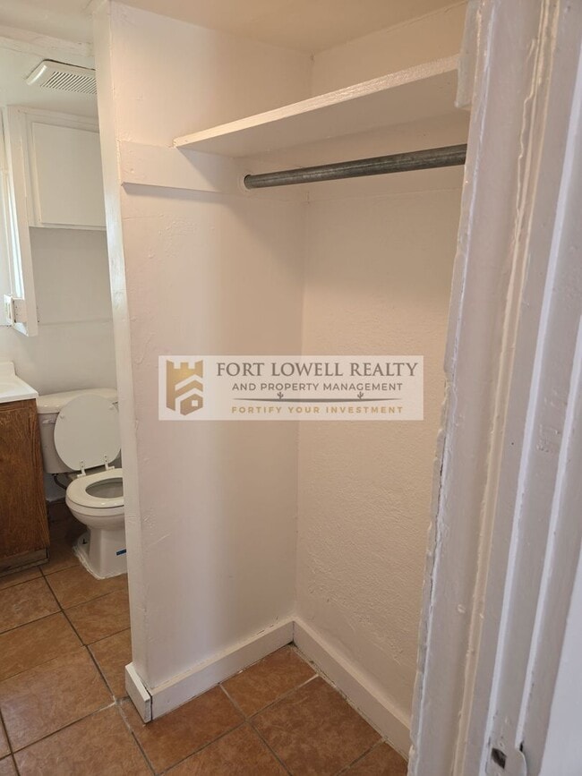 Building Photo - Cozy Studio near Downtown Tucson!