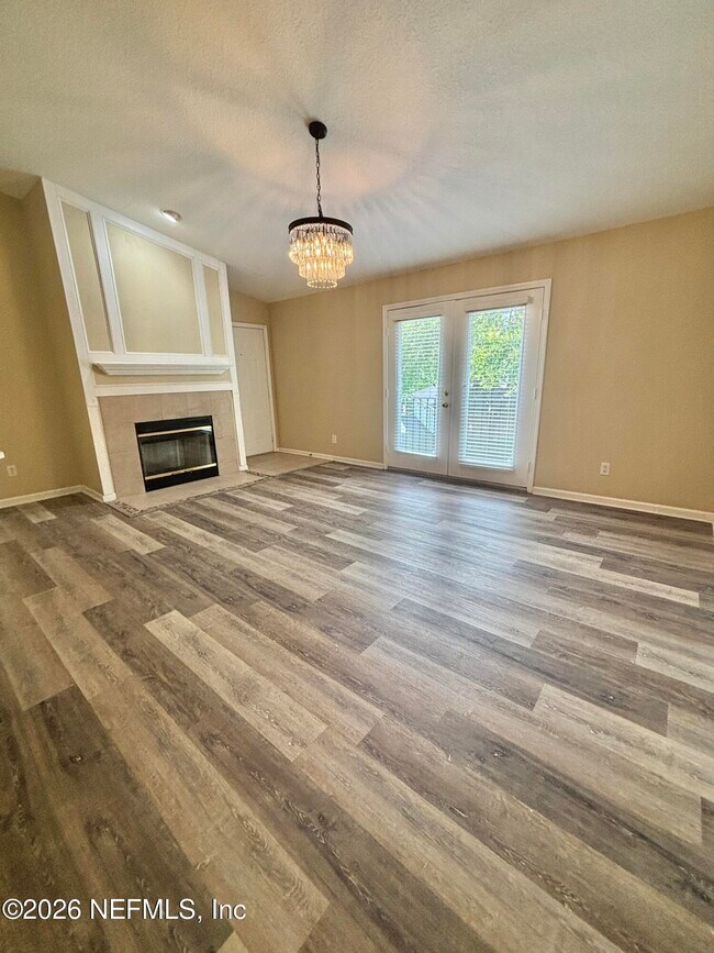 Building Photo - 13727 Richmond Park Dr N