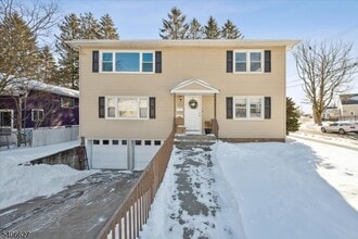 Building Photo - 64 Lorraine Terrace