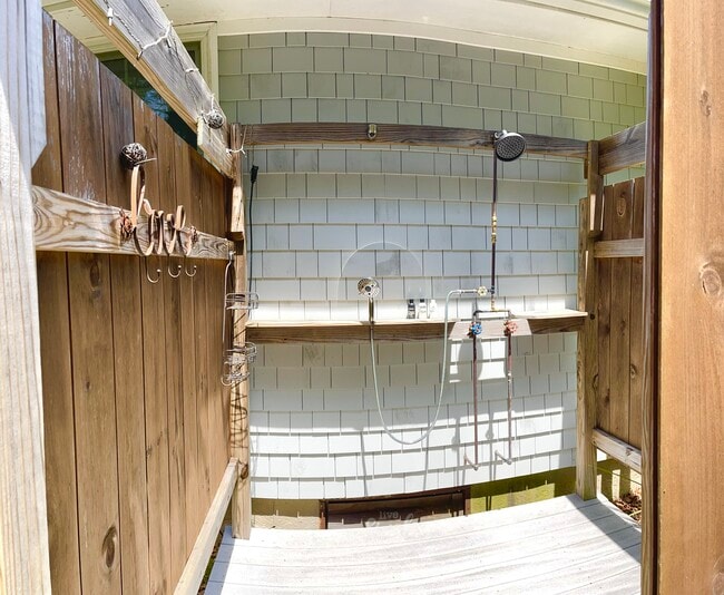 Building Photo - 114 Portside Cir