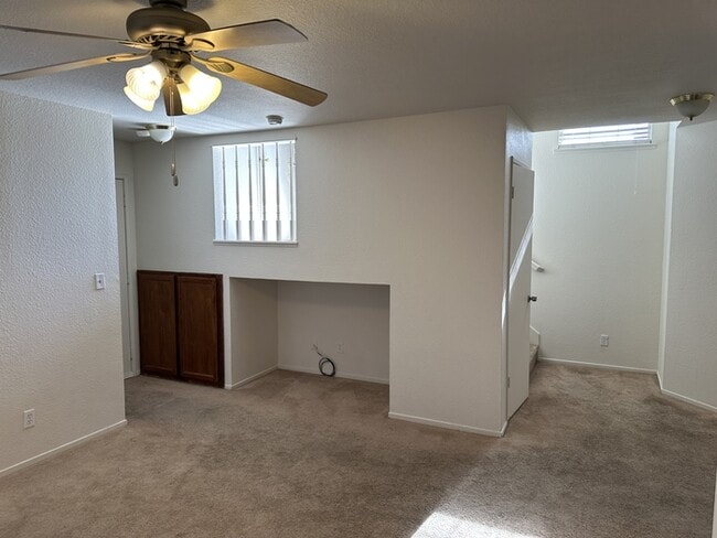 Building Photo - 742 Cherry Hills Ct