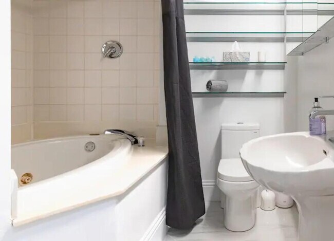 Building Photo - 1916 Perfect Dr