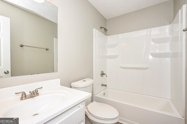 Building Photo - 220 Carmichael Rd