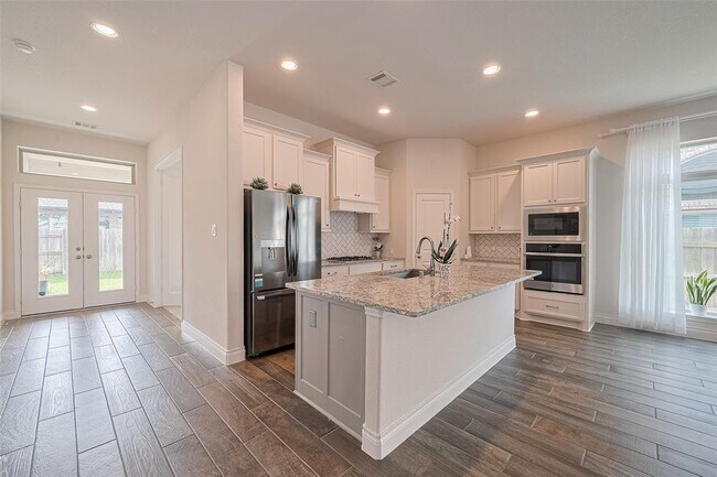 Building Photo - 6906 Montclair Colony Trl