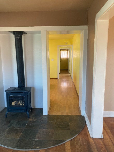 Building Photo - 1835 Albee St