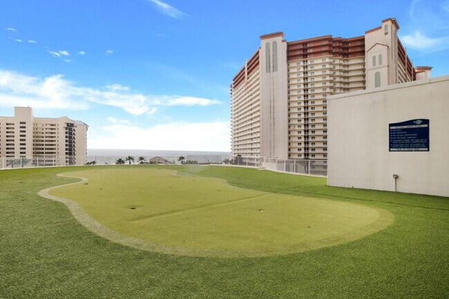 Building Photo - 9860 S Thomas Dr