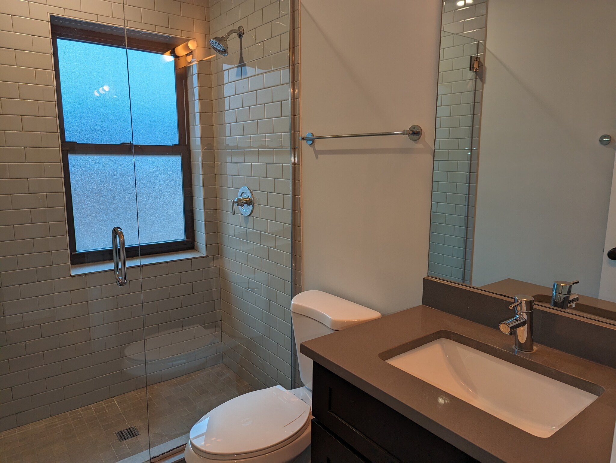 Building Photo - 2203 W Eastwood Ave