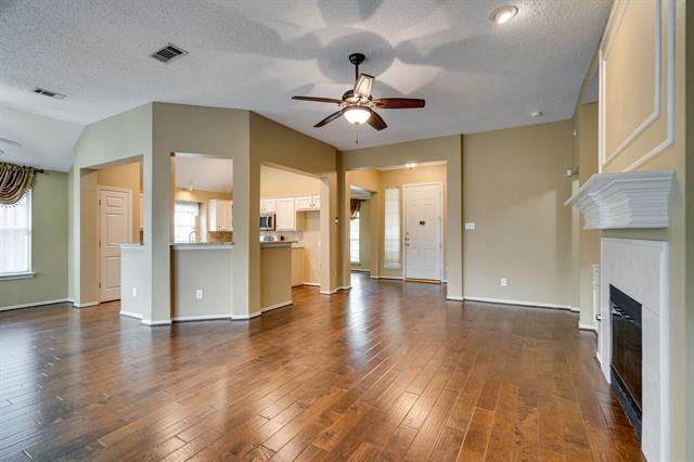 Building Photo - 3900 Oak Park Dr