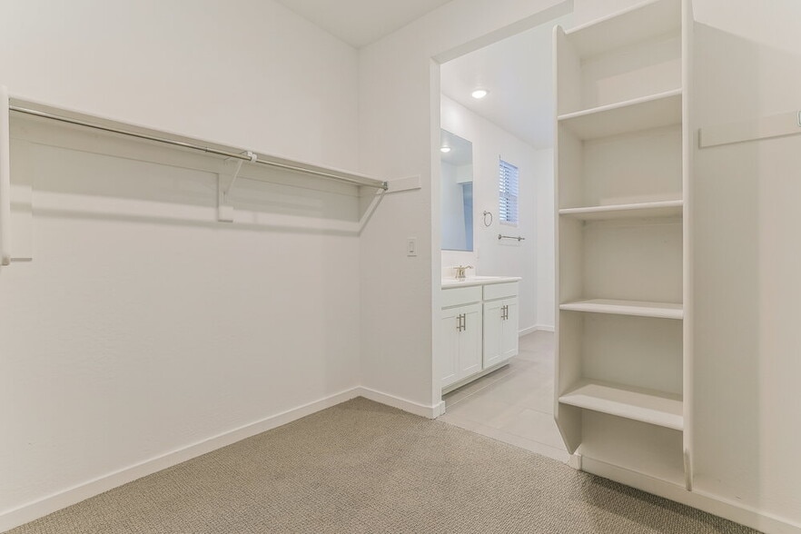 Building Photo - 4599 W Hunter Trl