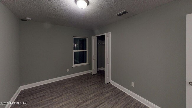 Building Photo - 2222 Thomas Ct