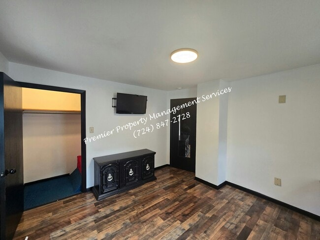 Building Photo - 216 S 13th St