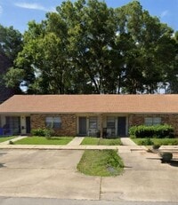 Building Photo - 3761 NE 41st St