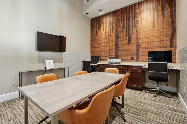 Building Photo - Greylyn Estates