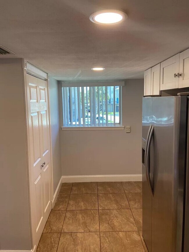 Building Photo - Lovely 2 bedroom 2 Bath:  50% off first Mo...