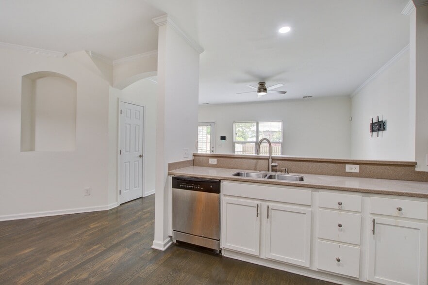 Building Photo - 106 S Lamplighter Ln
