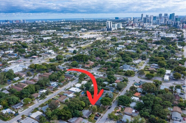 Building Photo - 1328 NE 1st Ave.