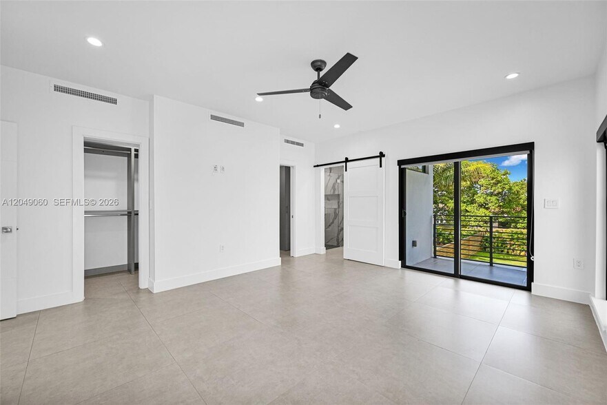 Building Photo - 8871 SW 28th St