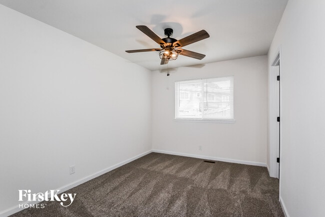 Building Photo - 1706 Pebble Brook Dr