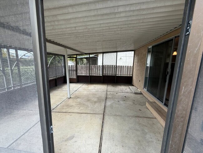 Building Photo - 2 Bedroom 2 Bath One Story Senior Community Vacaville *Star Rentals