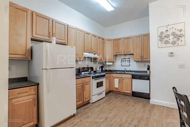 Building Photo - 163 State St