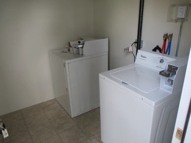 Building Photo - 4 S Harlem St