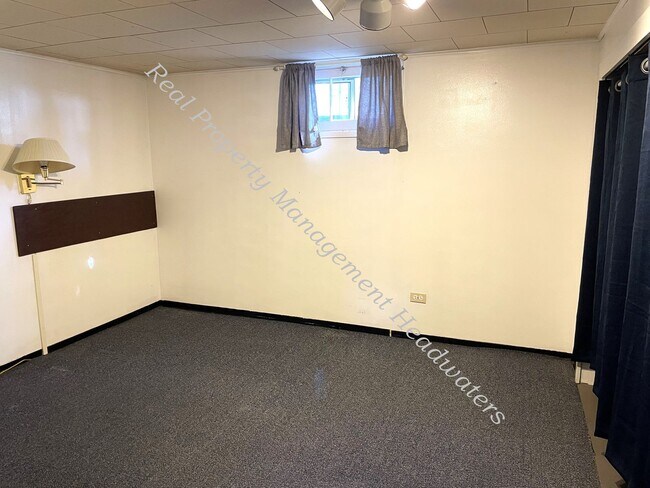 Building Photo - 3 Bedroom 2 Bath House for Rent - Pet Frie...