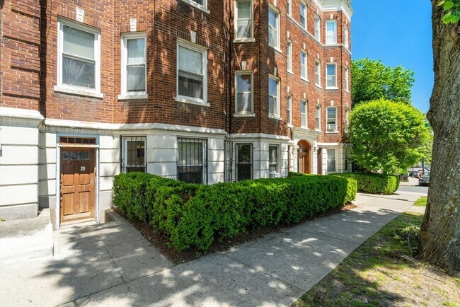 Building Photo - 1629 Commonwealth Ave