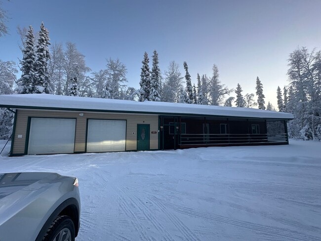 Building Photo - 3BR/2BA Home on 2 Acres – 2 Car Garage & Pet Friendly